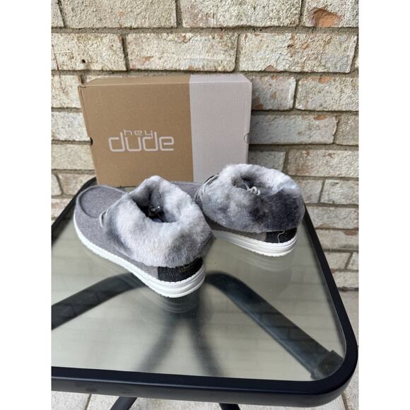 Women’s Hey Dude High Top Slip Ons With Fur Size 9 - Picture 4 of 6